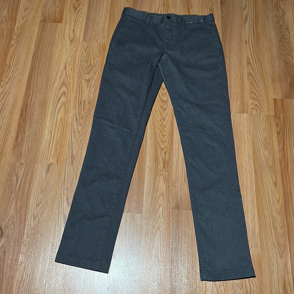 UNIQLO Mans Gray Flat front Dress  pants